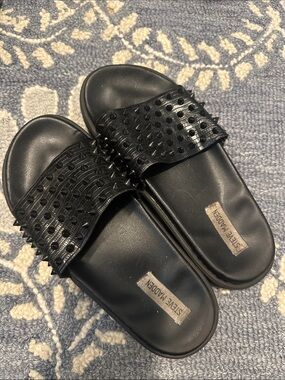 Steve Madden Black Studded Slide Sandals - Women's. Loved 🥰